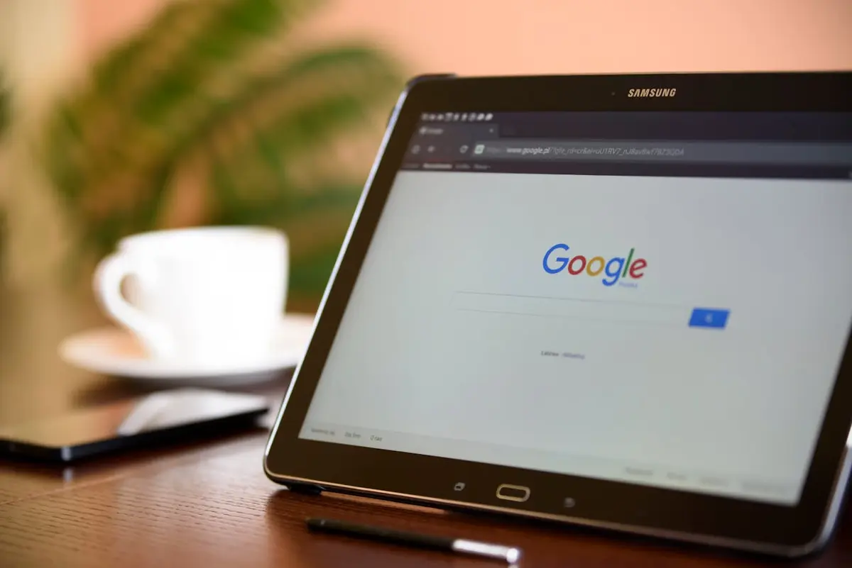 A review agent turning finished jobs into public five-star reviews